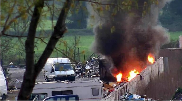 SMALTIMENTO ILLECITO – Rifiuti e Roghi tossici al campo di Salone