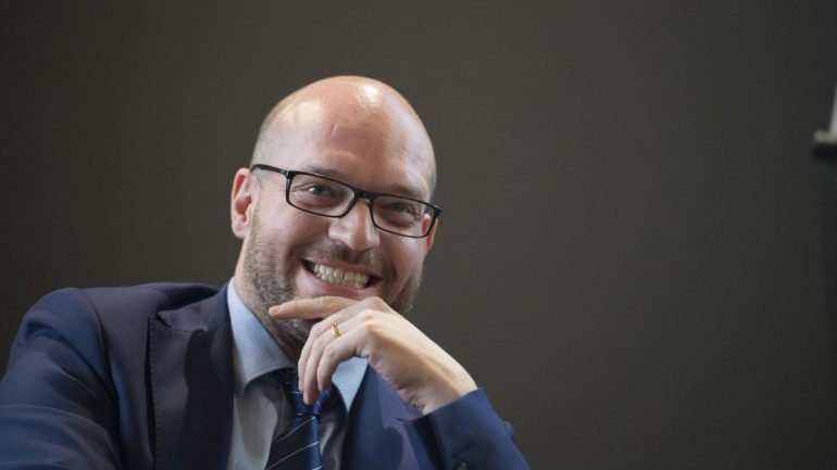 Fontana scatena la bufera: “Abroghiamo la Legge Mancino”. Salvini lo appoggia