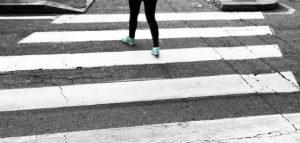 Due studentesse investite a Viale Regina Margherita