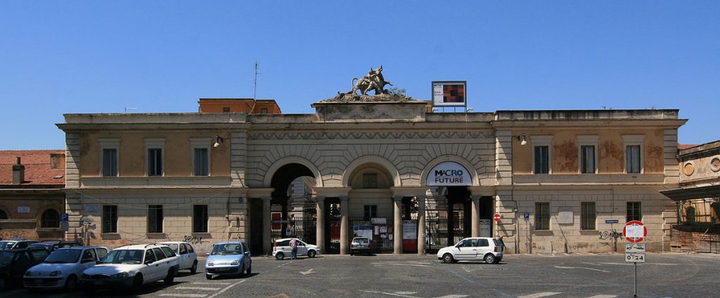 L’ex mattatoio di Roma propone la mostra “La luce diversa”
