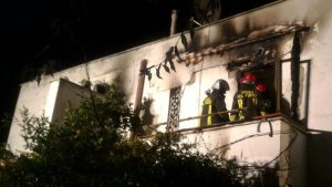 A Santa Marinella esplode una villetta: morto carbonizzato il proprietario