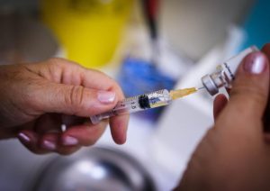 VACCINI SCUOLA — Dietrofront della maggioranza. Vietata l’iscrizione ai non immunizzati