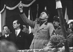 La Mussolini denuncia i social: “Nessuno insulti il Duce”