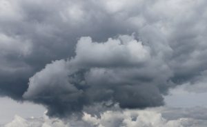 Meteo Roma, a Ferragosto temporali sparsi sulla Capitale. Mare a rischio, temperature 20°-32°