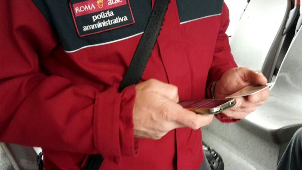 Atac trasporti metro biglietti controllori roma autobus 6 2
