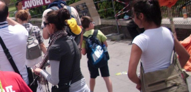 ROMA Prese 8 donne accusate di furti a turisti