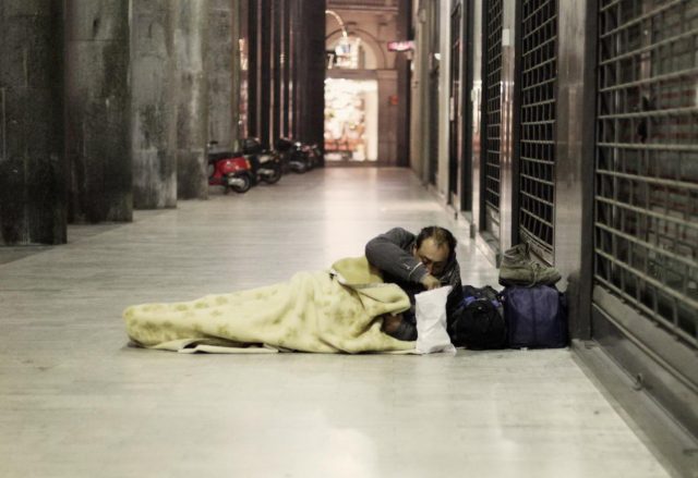 Olimpiadi 2024, il piano di Parigi per nascondere i senzatetto