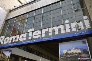 ROMA TERMINI — Paura in stazione. Chiusa fermata metro B