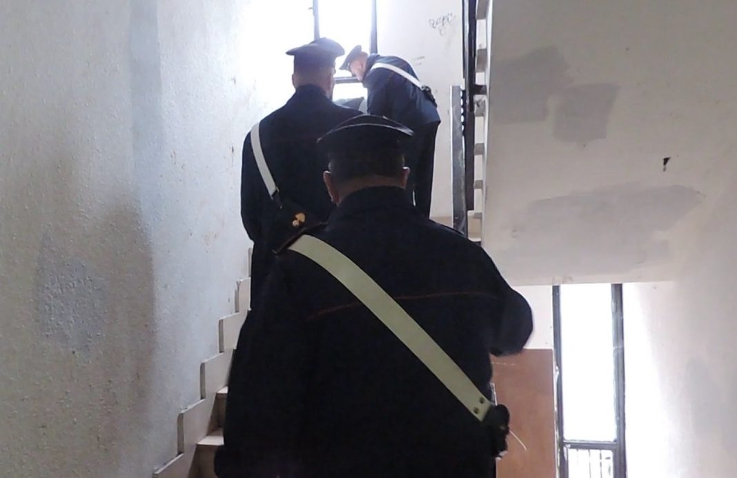 Carabinieri in azione a Tor Bella Monaca
