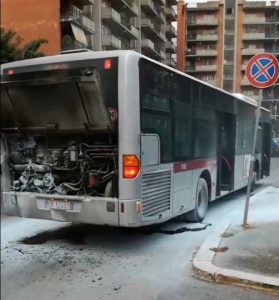 ROMA Serpentara Principio d’incendio su un bus