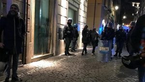 ROMA Tre denunciati dopo la rissa nel rione Monti