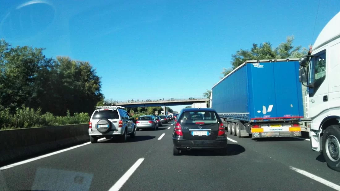 Roma, 2 agosto 2025: una giornata da bollino nero sulle strade
