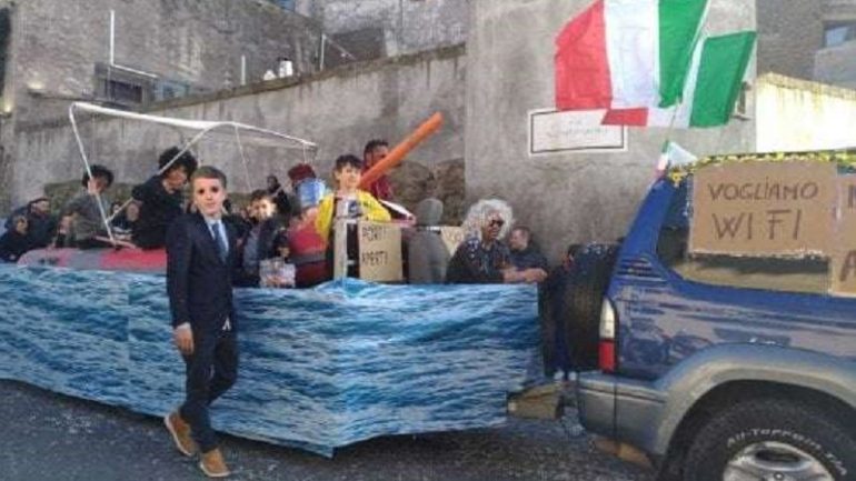CARNEVALE DI FORMELLO Carro allegorico contro i migranti