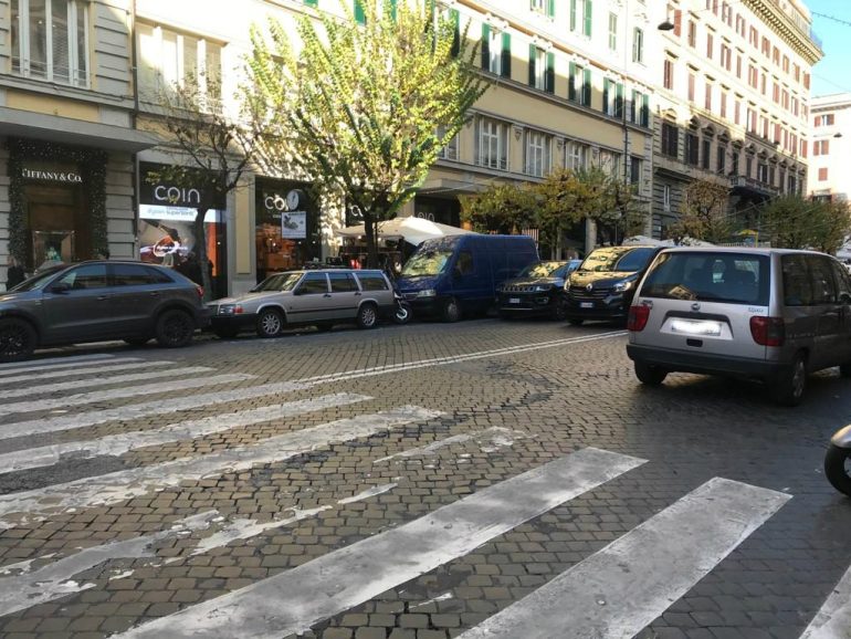 ROMA La Procura all’attacco contro chi parcheggia in doppia fila