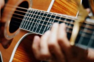 ROMA Abusa delle allieve durante lezioni di chitarra: nei guai musicista 47enne