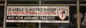 ROMA Striscione fascista sul GRA: Raggi furiosa