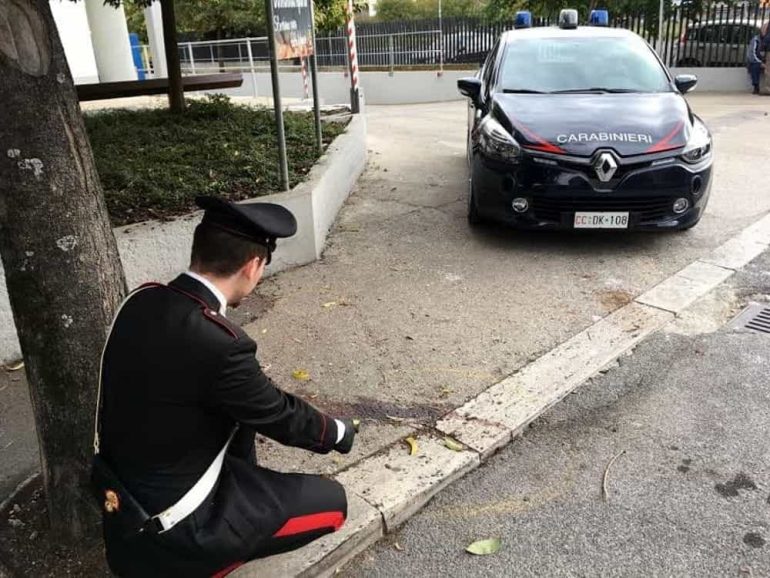 ROMA SPINACETO Anziano e 40enne pestati in strada: 33enne nei guai