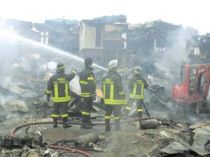 ROMA Esplosione in baracca: un ferito