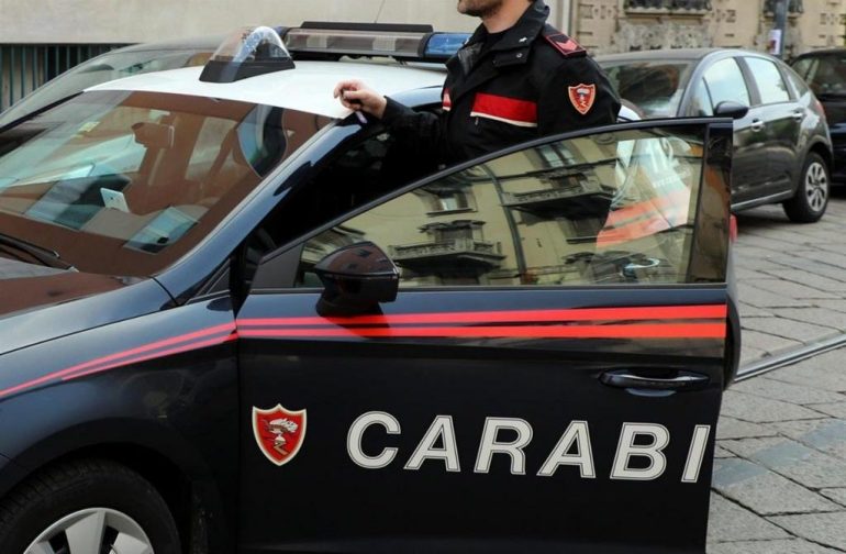ROMA Arrestata donna per estorsione e truffa aggravata ai danni di 13 vittime