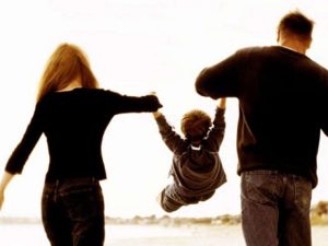 VIDEO – Festa della mamma: il filmato tedesco contro i papà