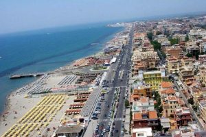 OSTIA Incidente sul lungomare: tre feriti
