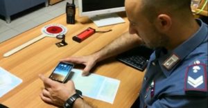 Ricercato dal 2015 mostra documenti falsi, arrestato