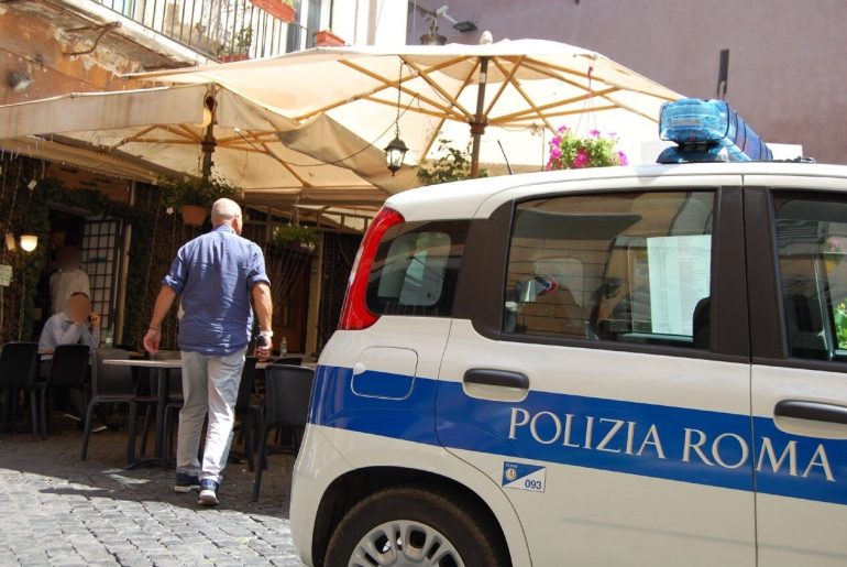 Cronaca, non si ferma all’Alt: inseguito e bloccato dalla Polizia Locale