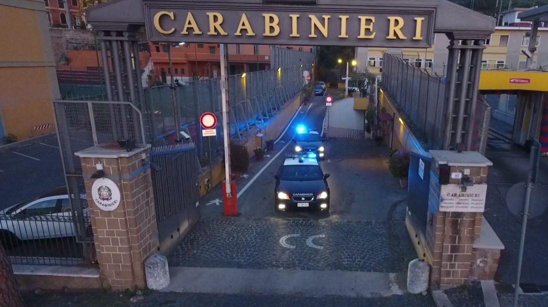 Dramma familiare a Frascati – Figlio accoltella padre che picchia la madre Dramma familiare a Frascati – Figlio accoltella padre che picchia la madre