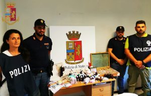 Studio medico clandestino: prometteva cure contro i tumori