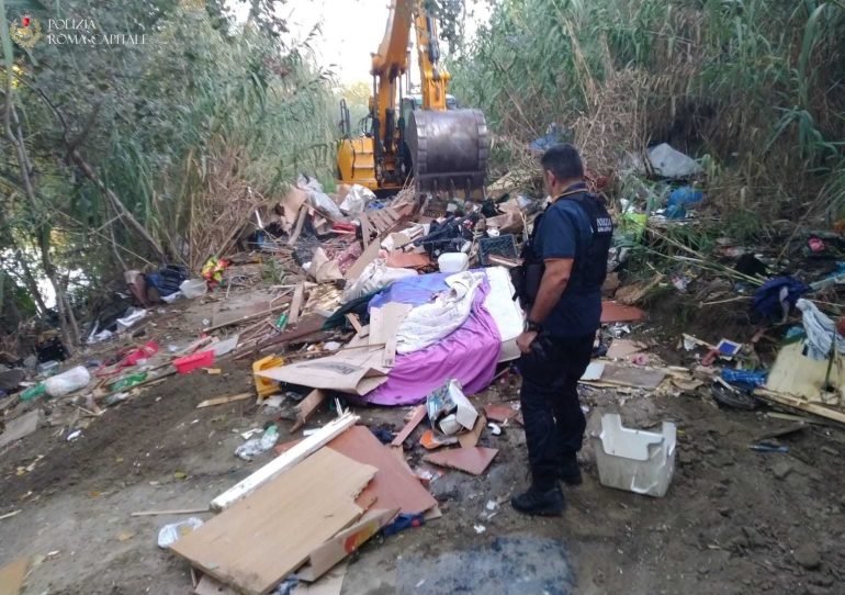 RIVA OSTIENSE Rimossi insediamenti abusivi: due denunce