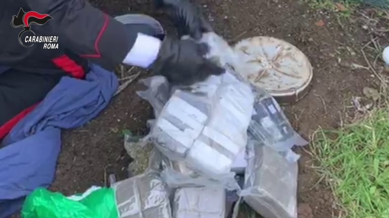 OSTIA Localizzato centro di smercio della droga: arresti e sequestri