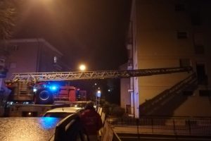 Casa bruciata a Rieti: donna brucia marito