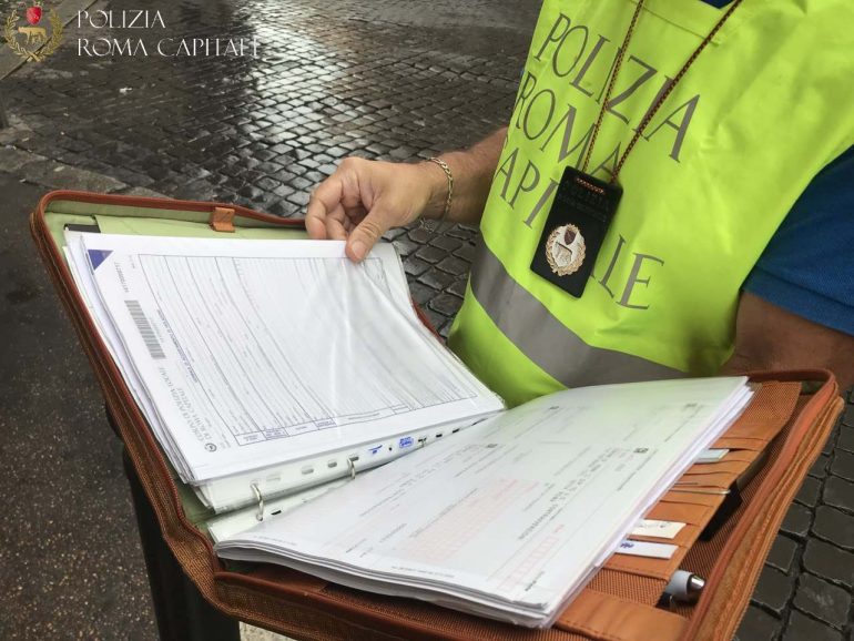 Certificati falsi per il rinnovo del permesso di soggiorno