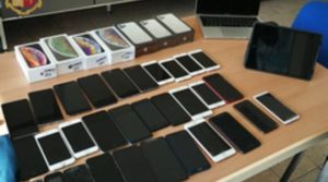 ROMA Trovato con 50 cellulari rubati: marocchino in manette