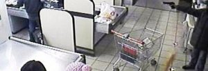 ROMA Rapina supermarket e tenta di ferire il direttore: georgiano nei guai
