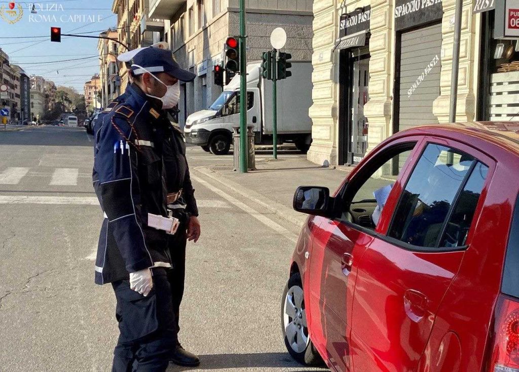 CORONAVIRUS ROMA — Nel weekeend oltre 30.000 controlli e pioggia di denunce