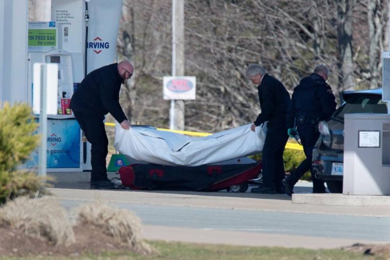 Sparatoria in Canada: almeno sedici i morti