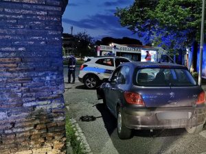 Alla guida senza patente ferisce donna anziana: inseguimento da far west sulla Togliatti