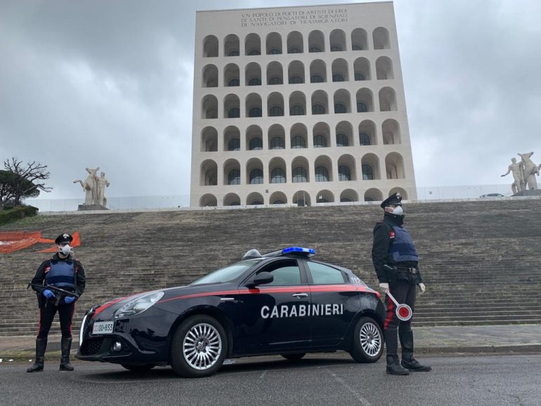 Furbetti con il magnete sul contatore per aggirare i consumi: denunciati