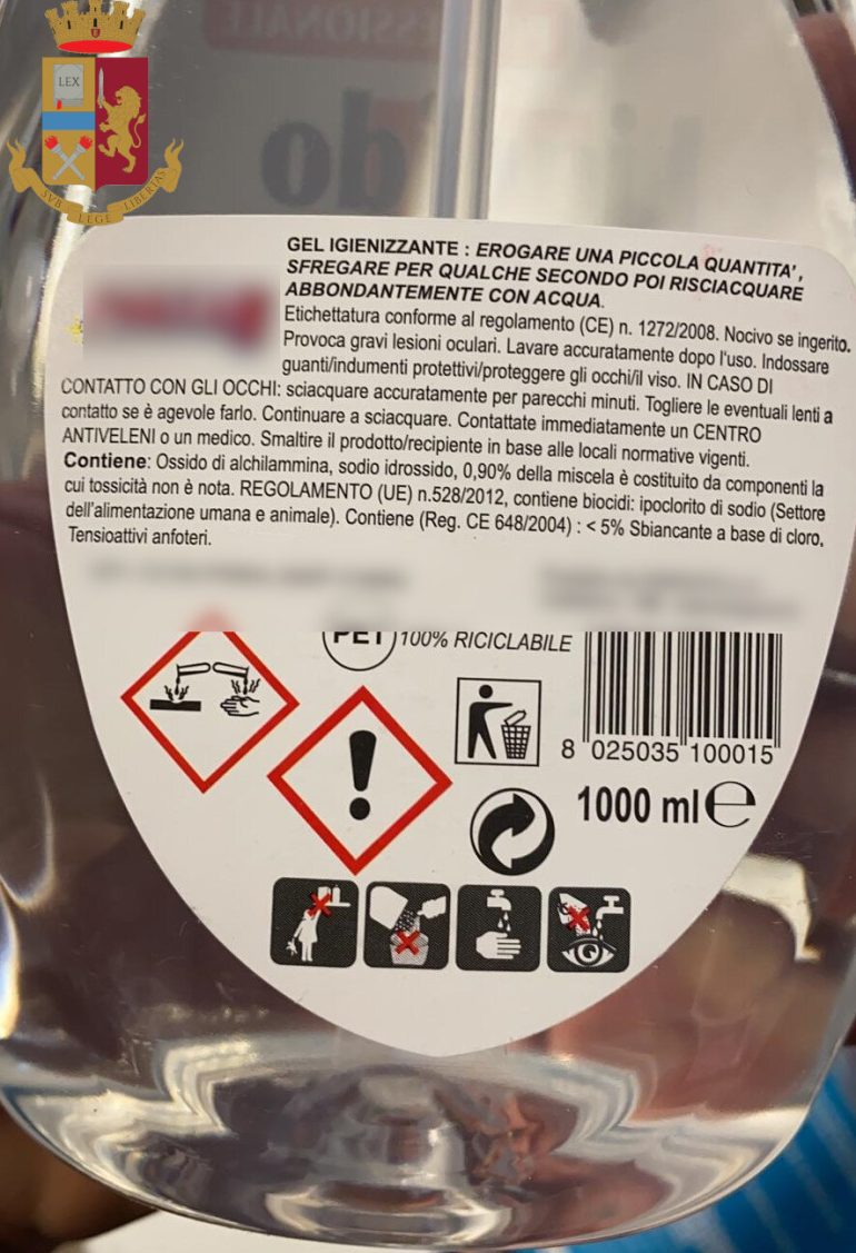 Truffa dei gel igienizzanti: denunciati due cinesi