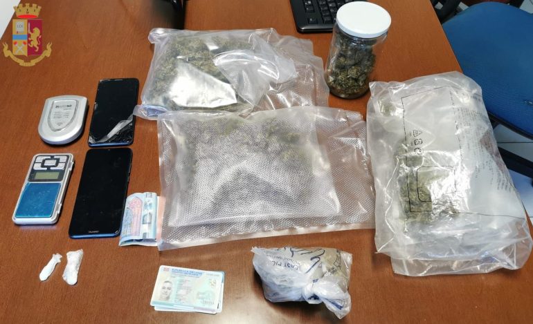 In via Capua una chiamata alla polizia manda tutto all’aria