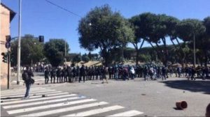 Disordini al Circo Massimo, tafferugli tra polizia e manifestanti