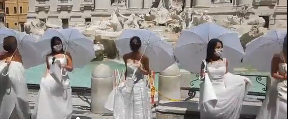 protesta spose fontana trevi