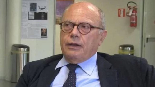 Stop isolamento positivi al Covid, Galli avverte: “Atto politico, non è finito niente”