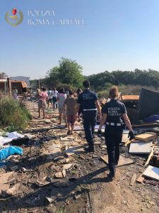 Con motorino rubato tenta di fare irruzione nel campo nomadi