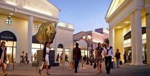 CASTEL ROMANO Rubano nel centro commerciale con borse schermate