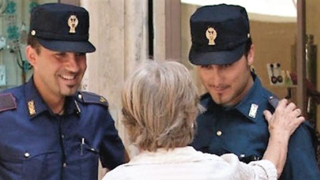 ROMA Poliziotti soccorrono 62enne e la scoprono scomparsa da anni
