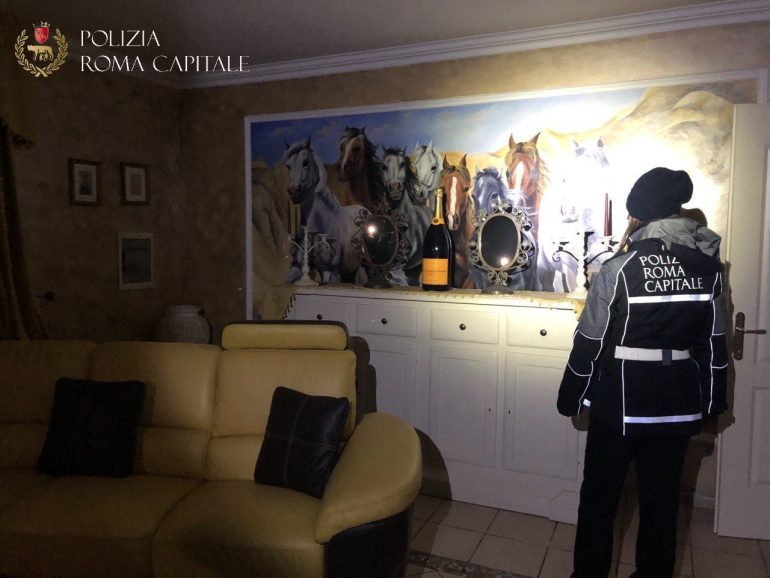 Operazione ripristino legalità – giù le ville dei Casamonica