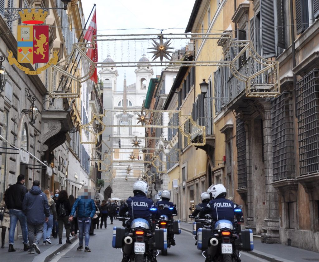  Roma, weekend di controlli nelle vie dello shopping e nelle aree verdi