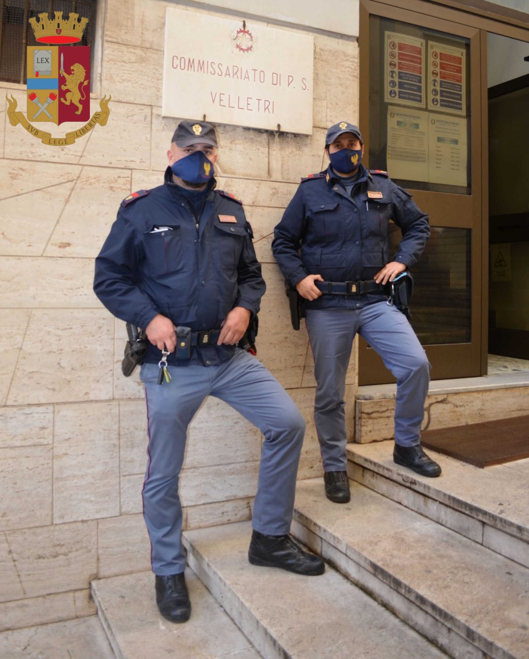 Bel gesto dei poliziotti